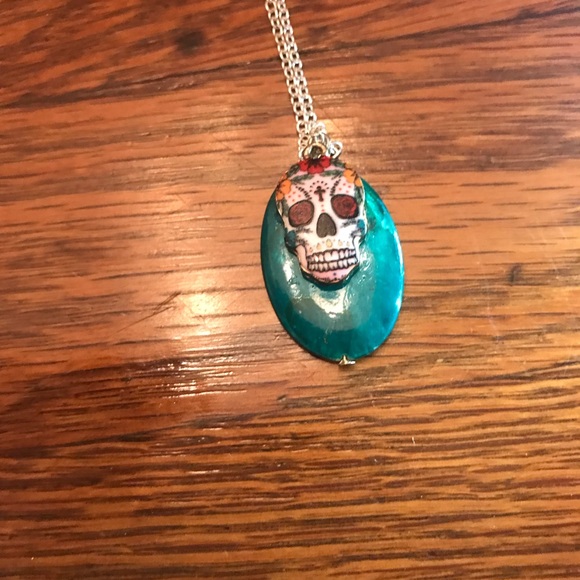 Kool skull necklace go anywhere - Picture 4 of 7